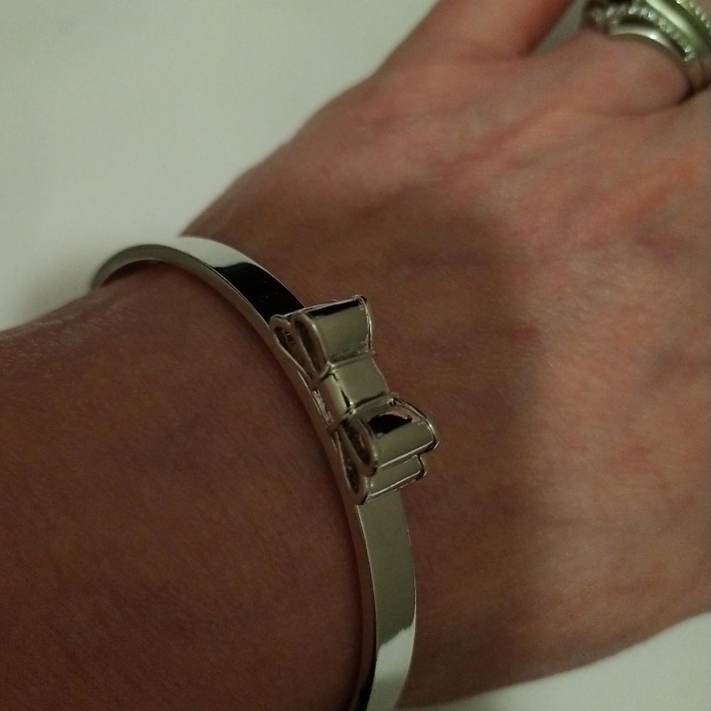 NWOT ♠️Kate Spade ♠️Silver Bow Bangle Bracelet